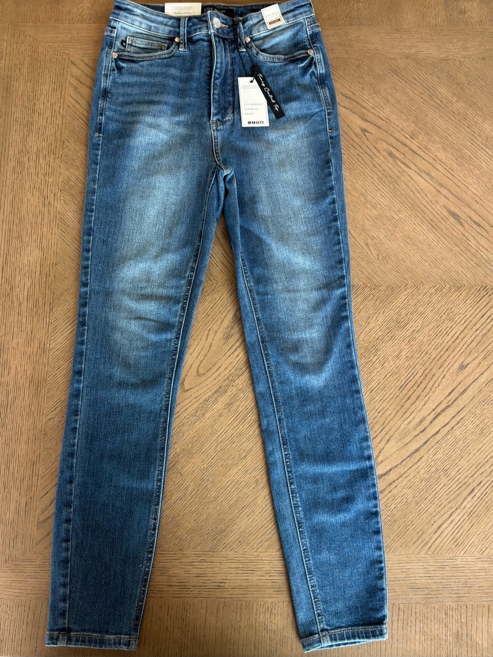 Judy Blue Medium Light Wash High Rise Jeans - Picture 2 of 12